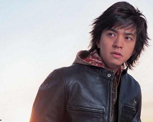 异乡人创作背景,追寻归属与自我认同的旅程