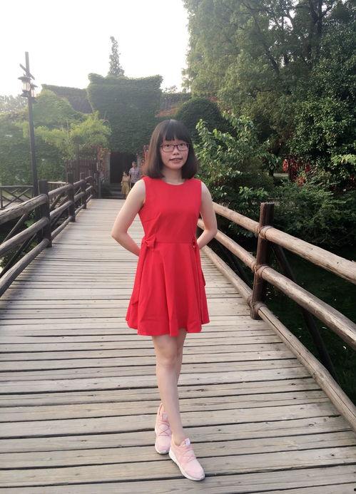 老师生活照,从生活照中感受教育者的温馨与智慧